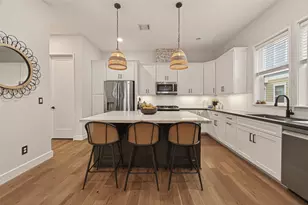 1113 W 15th 1/2 St, Houston, TX 77008 - Photo 13