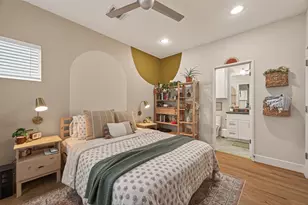 1113 W 15th 1/2 St, Houston, TX 77008 - Photo 27