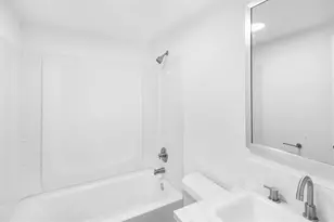 1913 Benson St, Houston, TX 77020 - Photo 9