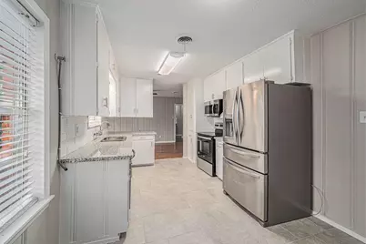 1508 N San Jacinto Street, Conroe, TX 77301 - Photo 3