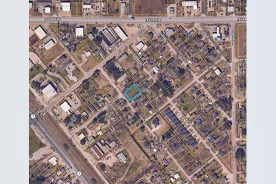 421 Avenue A, La Marque, TX 77568 - Photo 1