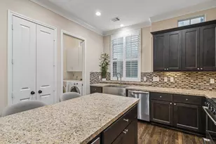 1107 W 24th St, Houston, TX 77008 - Photo 11