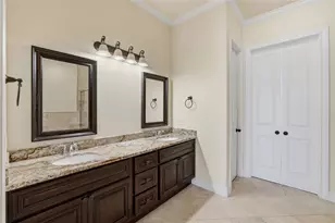 11017 Upland Forest Dr, Houston, TX 77043 - Photo 11