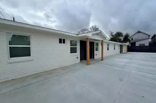 206 E 33rd St, Houston, TX 77018 - Photo 3