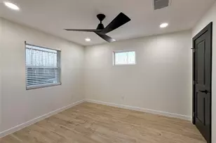 206 E 33rd St, Houston, TX 77018 - Photo 11