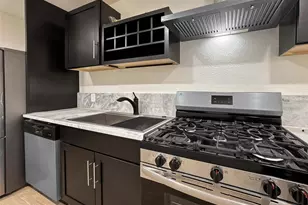 206 E 33rd St, Houston, TX 77018 - Photo 5