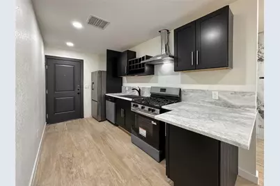 206 E 33rd Street #8, Houston, TX 77018 - Photo 11