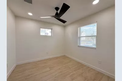 206 E 33rd Street #8, Houston, TX 77018 - Photo 9