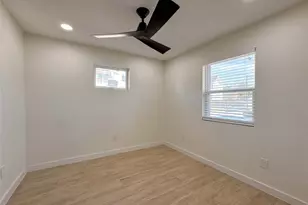 206 E 33rd St, Houston, TX 77018 - Photo 9