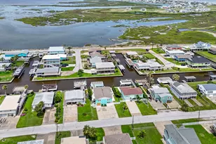 3811 Brewster Key Dr, Galveston, TX 77554 - Photo 45