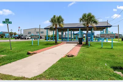3811 Brewster Key Drive, Galveston, TX 77554 - Photo 41