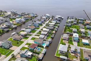 3811 Brewster Key Dr, Galveston, TX 77554 - Photo 47