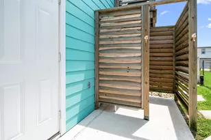 3811 Brewster Key Dr, Galveston, TX 77554 - Photo 33