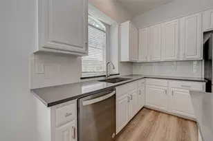 38 Tethered Vine Pl, The Woodlands, TX 77382 - Photo 9