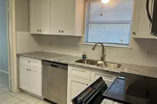 402 Oak Harbor Dr, Houston, TX 77062 - Photo 11