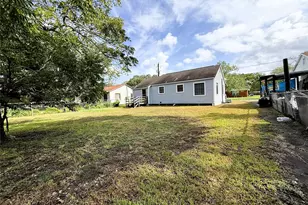 608 Hackberry Bend, Ganado, TX 77979 - Photo 17