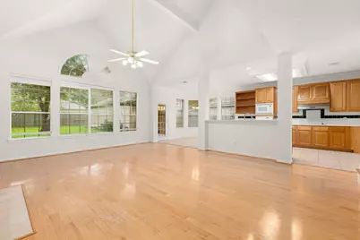 9423 Walnut Brook Court, Houston, TX 77040 - Photo 9
