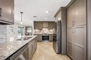 5722 N Braeswood Blvd, Houston, TX 77096 - Photo 9