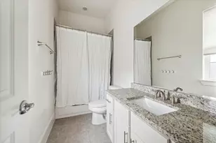 2618 Madeline Grove Dr, Houston, TX 77008 - Photo 17