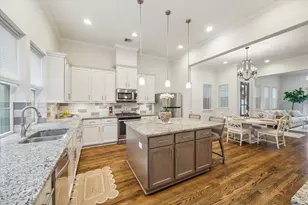 2618 Madeline Grove Dr, Houston, TX 77008 - Photo 9