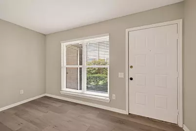 1860 White Oak Drive #311, Houston, TX 77009 - Photo 3