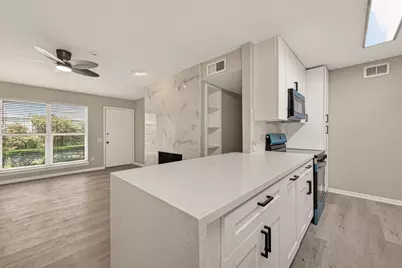 1860 White Oak Drive #311, Houston, TX 77009 - Photo 11