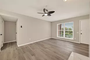 1860 White Oak Dr, Houston, TX 77009 - Photo 7