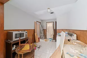 8755 Cowart St, Houston, TX 77029 - Photo 15