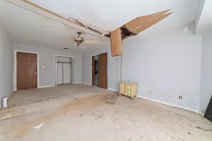 8755 Cowart St, Houston, TX 77029 - Photo 9