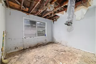 8755 Cowart St, Houston, TX 77029 - Photo 11