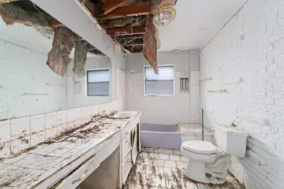 8755 Cowart Street, Houston, TX 77029 - Photo 13