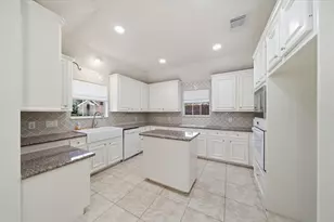515 Pine Ridge Ct, Friendswood, TX 77546 - Photo 13