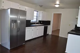 532 Hollyhock st, Prairie View, TX 77484 - Photo 9