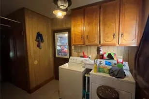 206 Mann St, Yoakum, TX 77995 - Photo 9