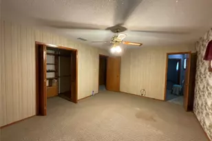 206 Mann St, Yoakum, TX 77995 - Photo 15