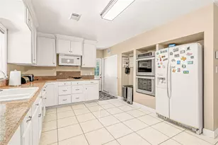3449 N Parkwood Dr, Houston, TX 77021 - Photo 9