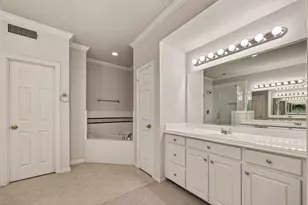 5779 Doliver Dr, Houston, TX 77057 - Photo 29