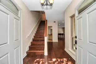 2220 Bering Dr, Houston, TX 77057 - Photo 3