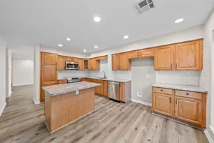 5711 Lorinowoods Dr, Houston, TX 77066 - Photo 9