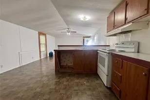 13235 Pecan Tree Dr, Willis, TX 77318 - Photo 5