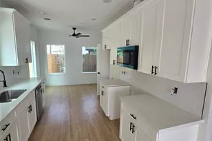 4562 Teton St, Houston, TX 77051 - Photo 5