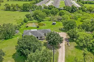 824 Betty St, El Campo, TX 77437 - Photo 21