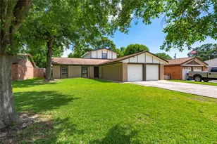 2402 21st Ave N, Texas City, TX 77590 - Photo 1
