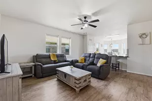 410 Walnut Branch Dr, Baytown, TX 77523 - Photo 3