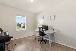 410 Walnut Branch Dr, Baytown, TX 77523 - Photo 13