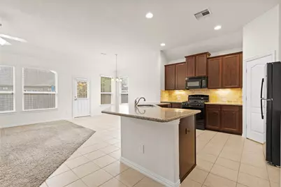611 Orchid Hill Drive E, Conroe, TX 77301 - Photo 5