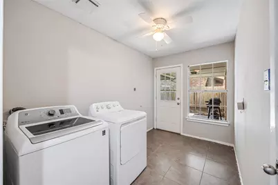 3219 Birch Creek Drive, Houston, TX 77339 - Photo 9