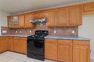 2727 Chatford Hollow Ln, Houston, TX 77014 - Photo 11