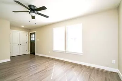 10492 Hammerly Boulevard #83, Houston, TX 77043 - Photo 9