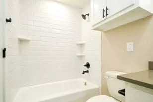 10492 Hammerly Blvd, Houston, TX 77043 - Photo 23